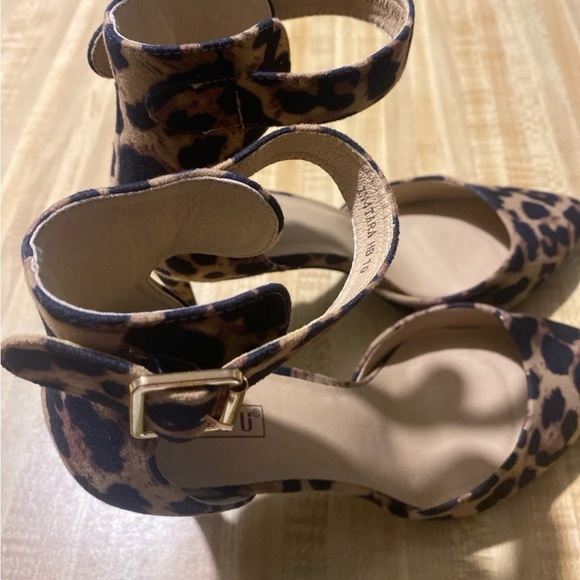 IDIFU Women's IN4TARA Pointed Toe Ankle Strap Mid Heel Suede Pump Shoe size 10 - Picture 7 of 12